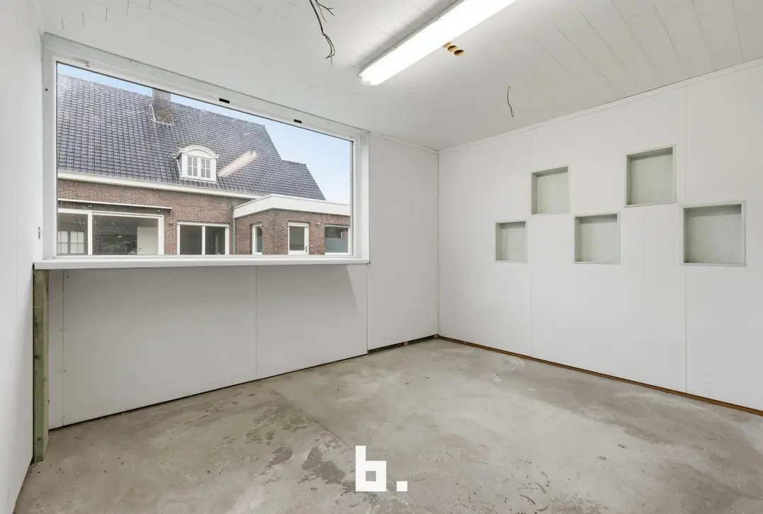 Villa met Loods in Sint-Eloois-Vijve - Waregem