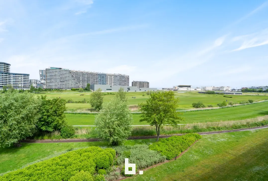 Exclusief appartement met frontaal golfzicht in Oostende - Oostende
