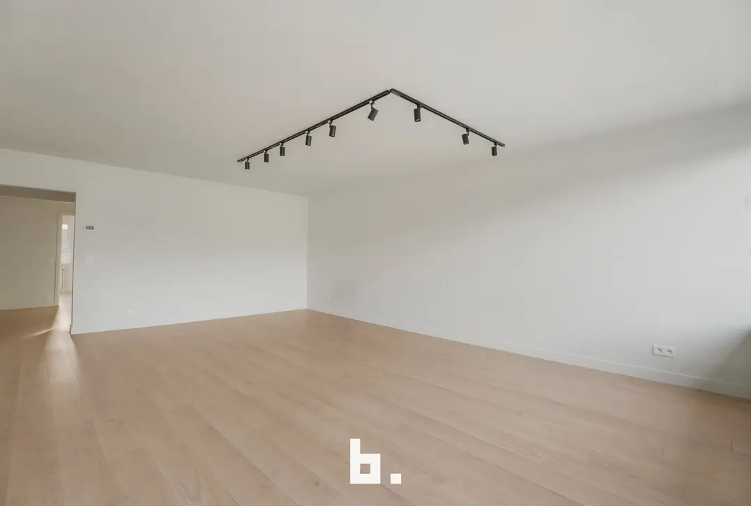 Lichtrijk en ruim appartement met 2 terrassen en garage nabij het centrum - Kortrijk