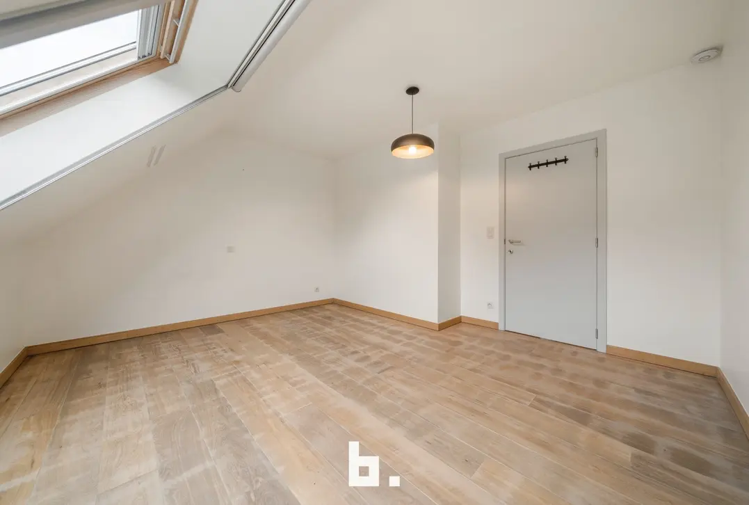 Instapkare halfopen bebouwing met 4 slaapkamers en garage op zeer gegeerde ligging! - Sint-Andries