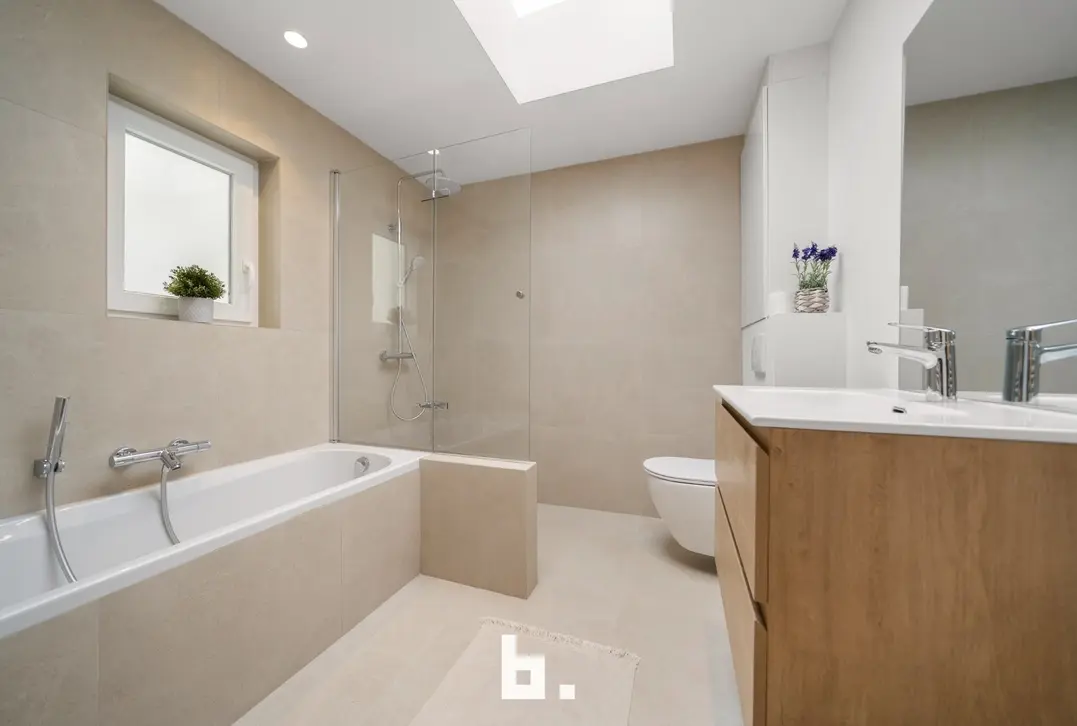 Instapklare woning met charmante tuin i - Brugge