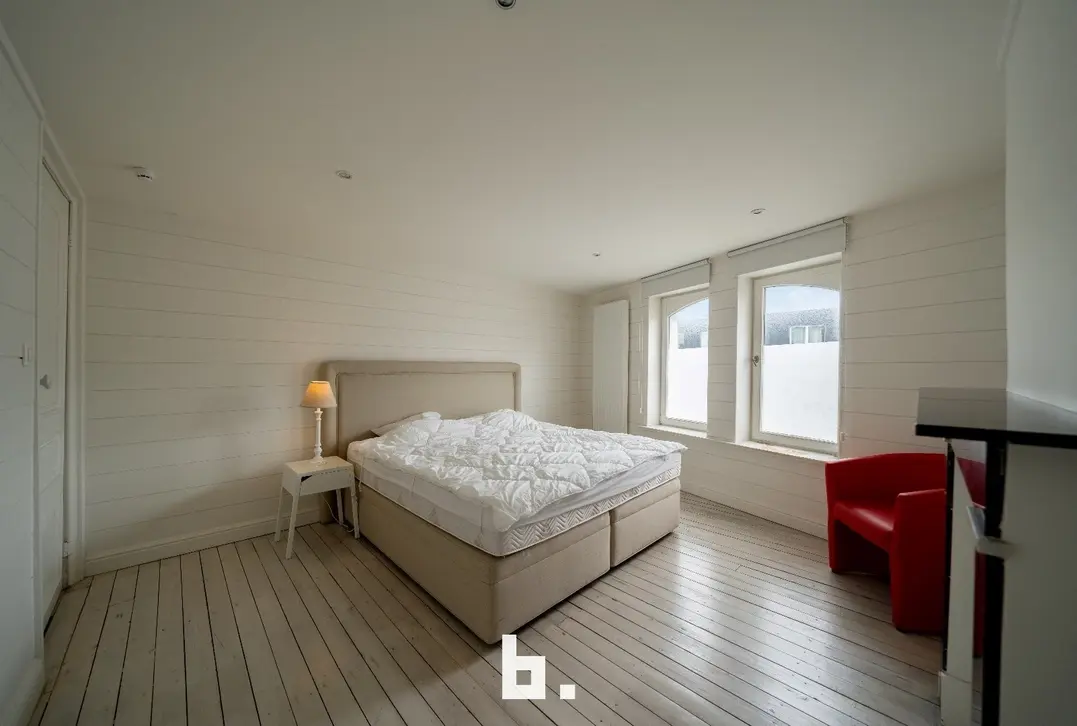 Uniek art deco herenhuis met 5 slaapkamers, 4 badkamers en 2 terrassen - Oostende