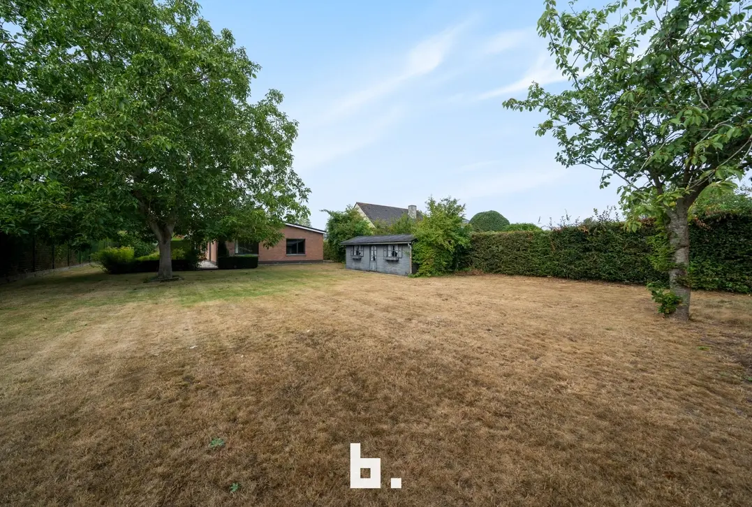 Te renoveren bungalow op schitterende ligging - Loppem