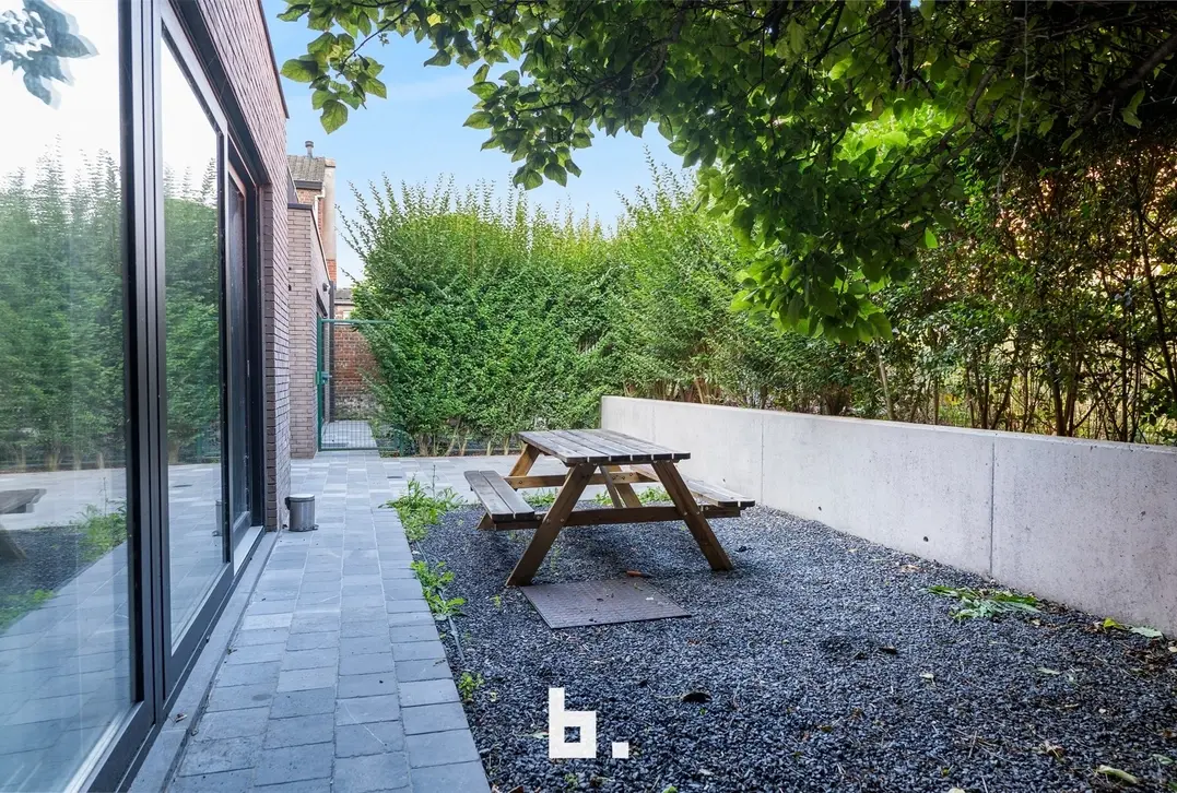 Ruime, bemeubelde studentenkamer met private badkamer op toplocatie in Kortrijk! - Kortrijk