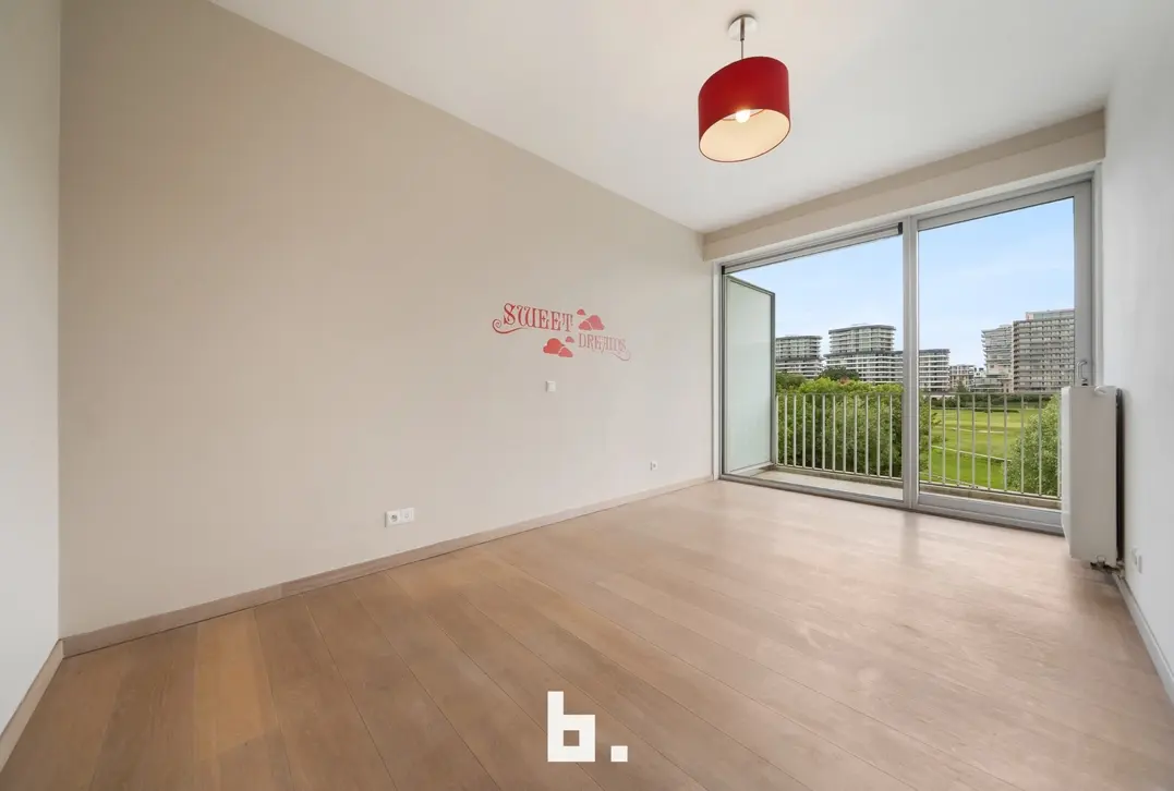 Exclusief appartement met frontaal golfzicht in Oostende - Oostende