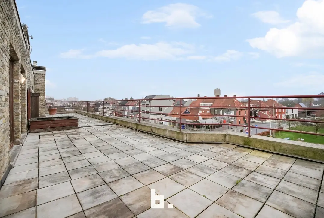 Instapklaar appartement met heel ruim terras op centrale ligging in Roeselare - Roeselare