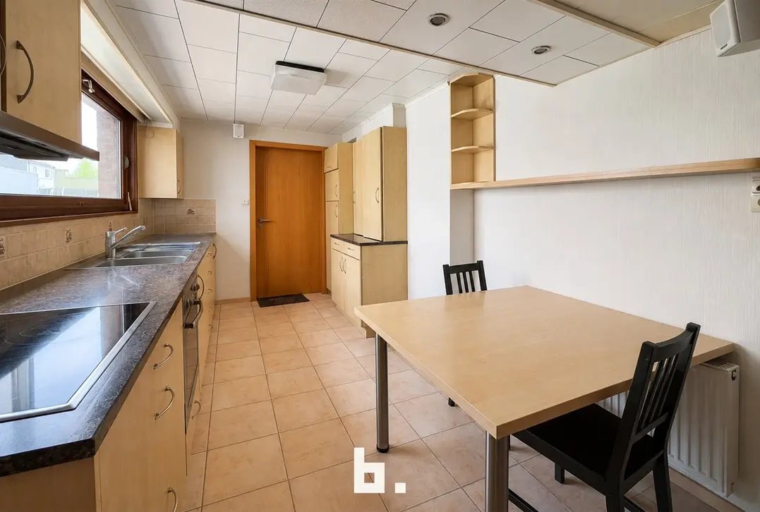 Woning 4 slaapkamers met zonnige ruilme tuin - Oostende