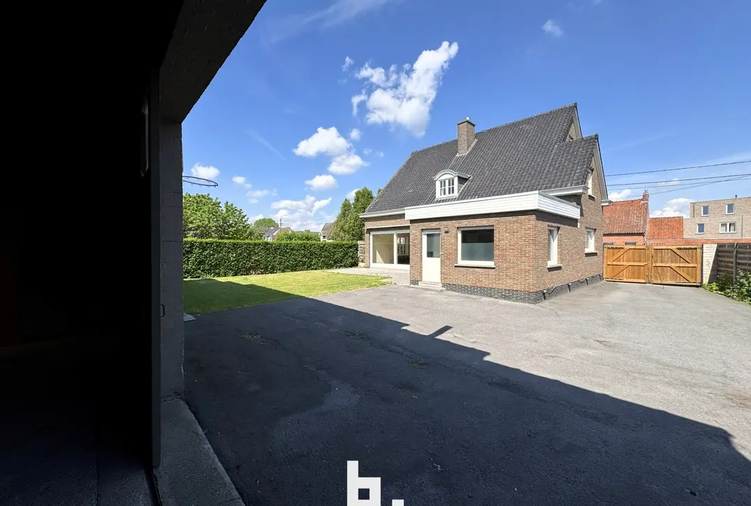 Villa met Loods in Sint-Eloois-Vijve - Waregem