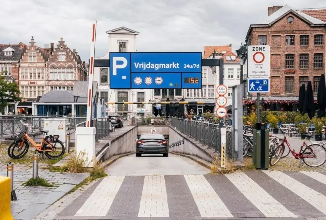 Twee afgesloten garageboxen op toplocatie onder project Dulle Griet Garden te Vrijdagsmarkt Gent - Gent