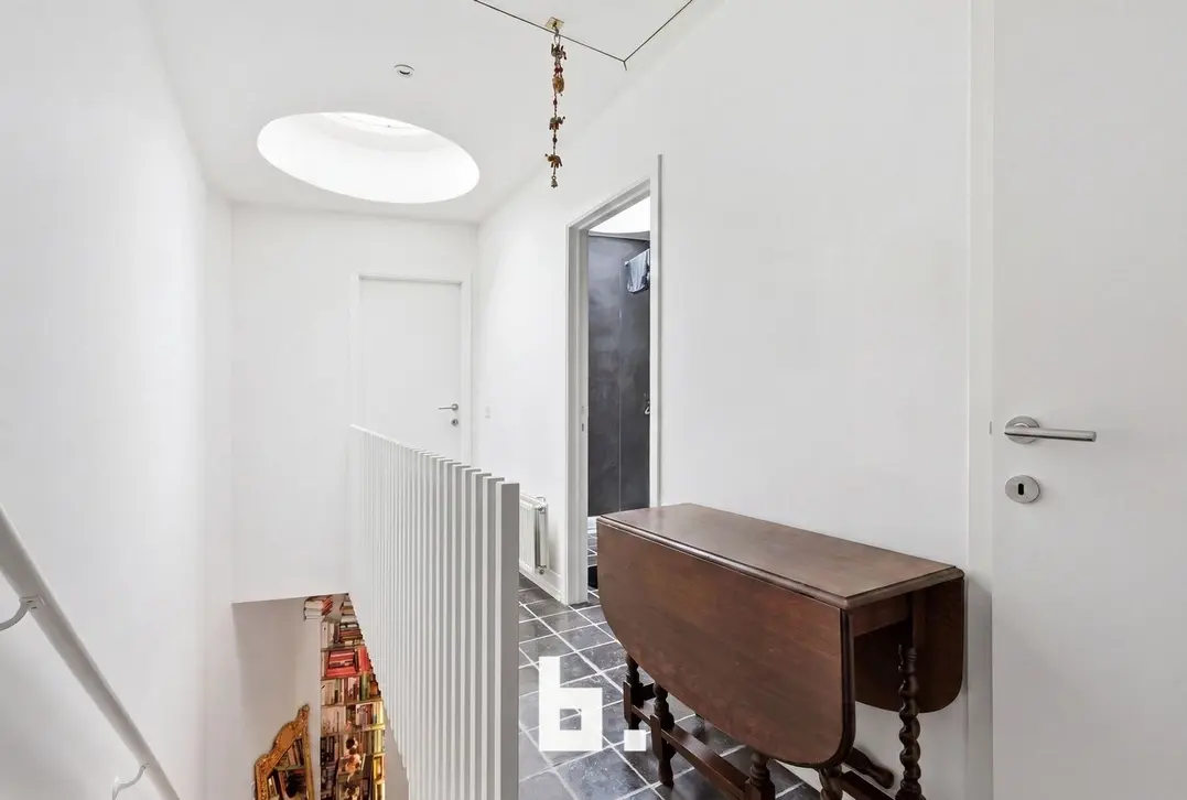 Commercieel handelspand met instapklare woonst op topligging in Roeselare - Roeselare