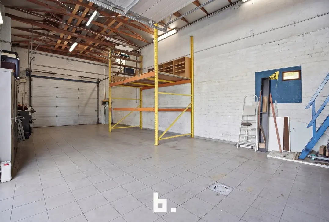 Ruime en veelzijdige woning met atelier op topligging in Izegem - Izegem