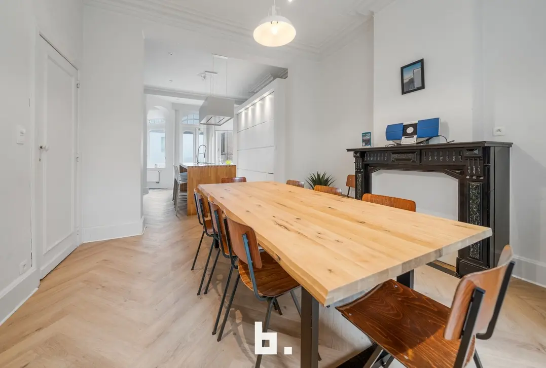 Uniek art deco herenhuis met 5 slaapkamers, 4 badkamers en 2 terrassen - Oostende