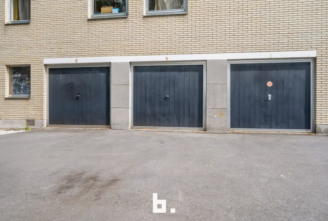 Instapklaar appartement met 3 slaapkamers en garage en kelderberging inbegrepen - Sint-Michiels