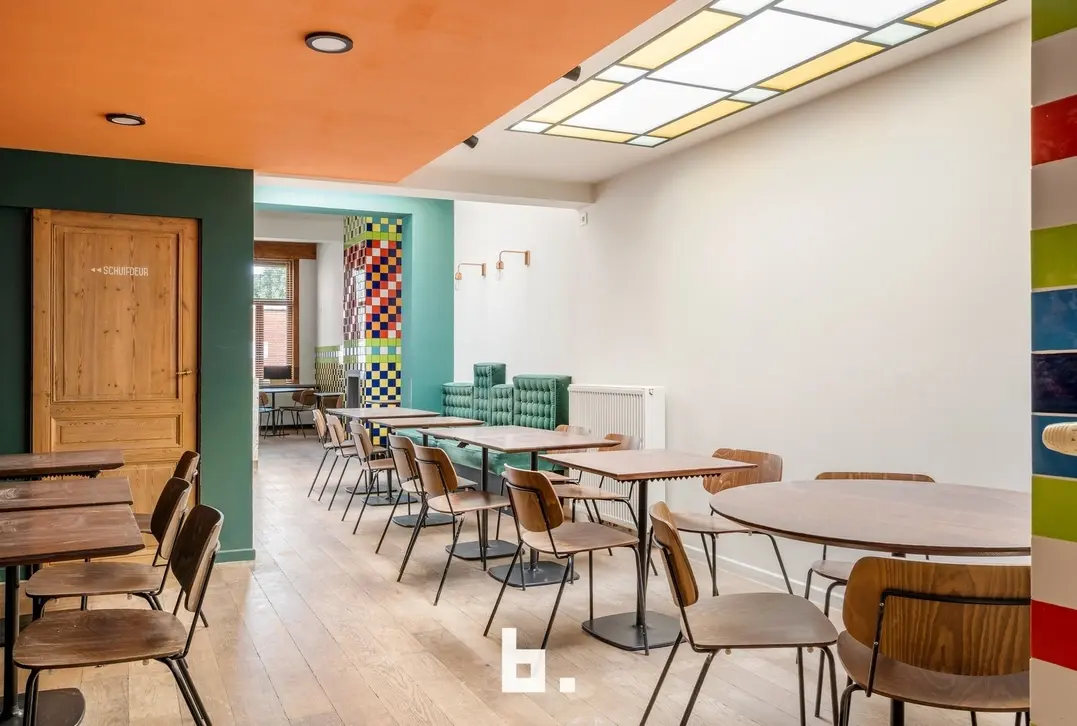Handelspand met ruime woonst op toplocatie in hartje Roeselare - Roeselare