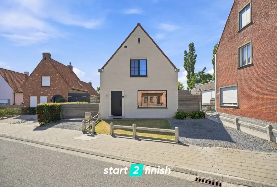 Instapklare vrijstaande woning op ruim perceel in Kanegem - Tielt