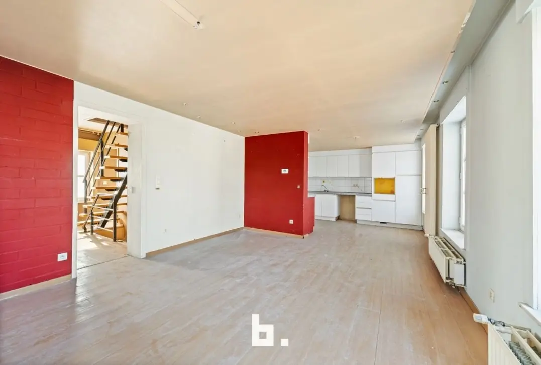Karaktervolle eigendom met uitzonderlijk potentieel op toplocatie in Roeselare - Roeselare