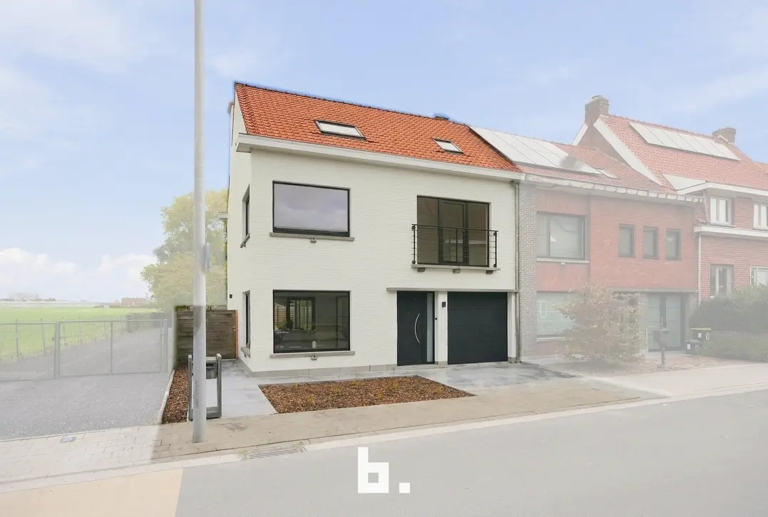Instapklare, volledig gerenoveerde woning met 5 slaapkamers en 219 m² woonoppervlakte! - Ledegem