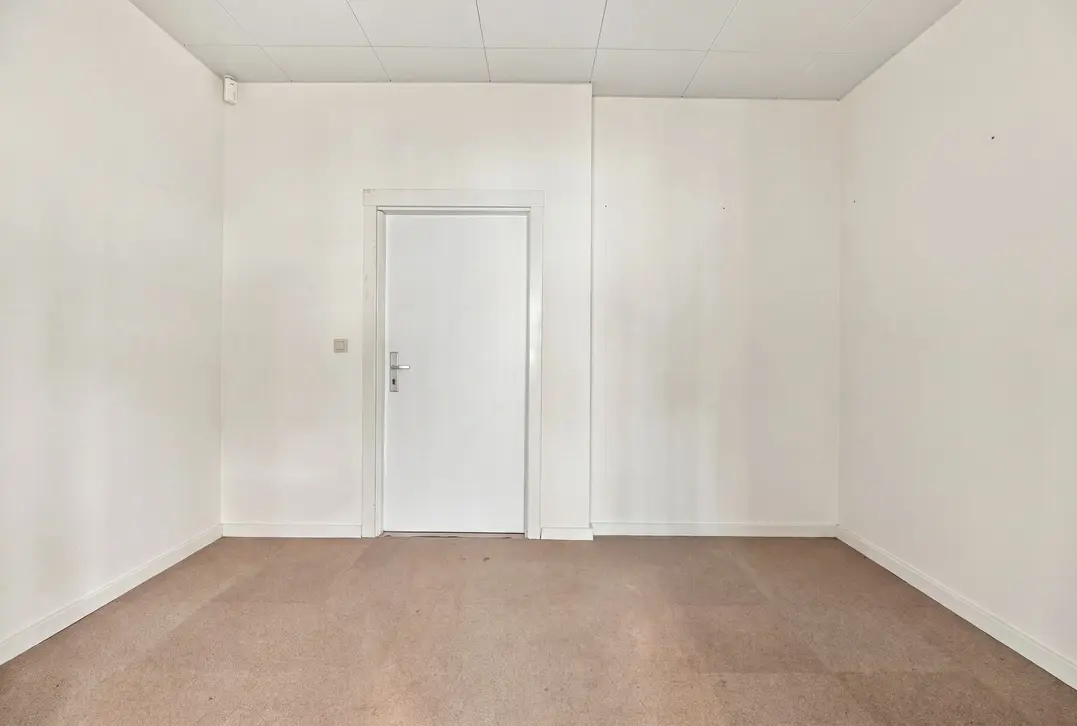 Uniek handelspand op A+++ toplocatie in Nieuwpoort | ruim parkeergelegenheid, garage & appartement - Nieuwpoort