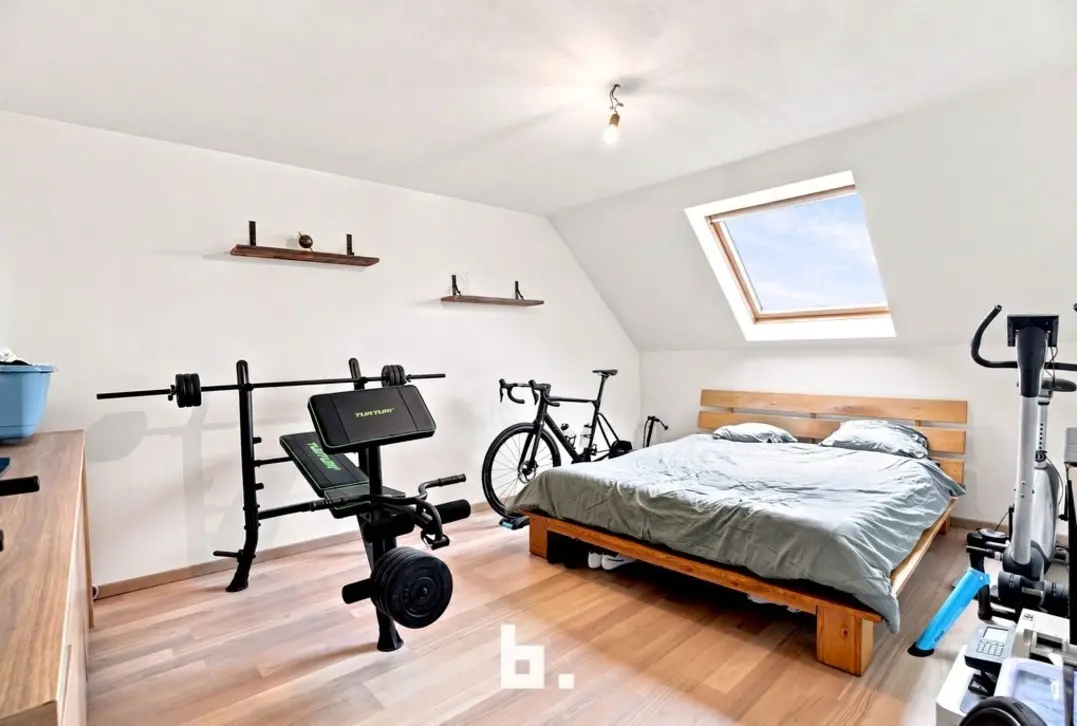 Energiezuinige woning met ruime loods van ca. 140 m² op centrale ligging - Roeselare