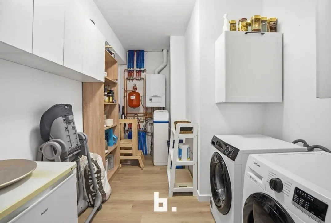 Energiezuinige, instapklare, gerenoveerde woning met zonnige tuin - Roeselare