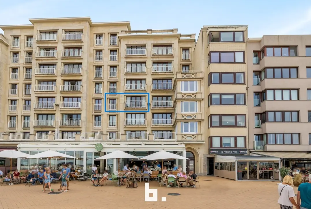 Exclusief zeezicht op de Albert I-Promenade – 125 m² met potentieel voor 3 slaapkamers te Oostende  - Oostende