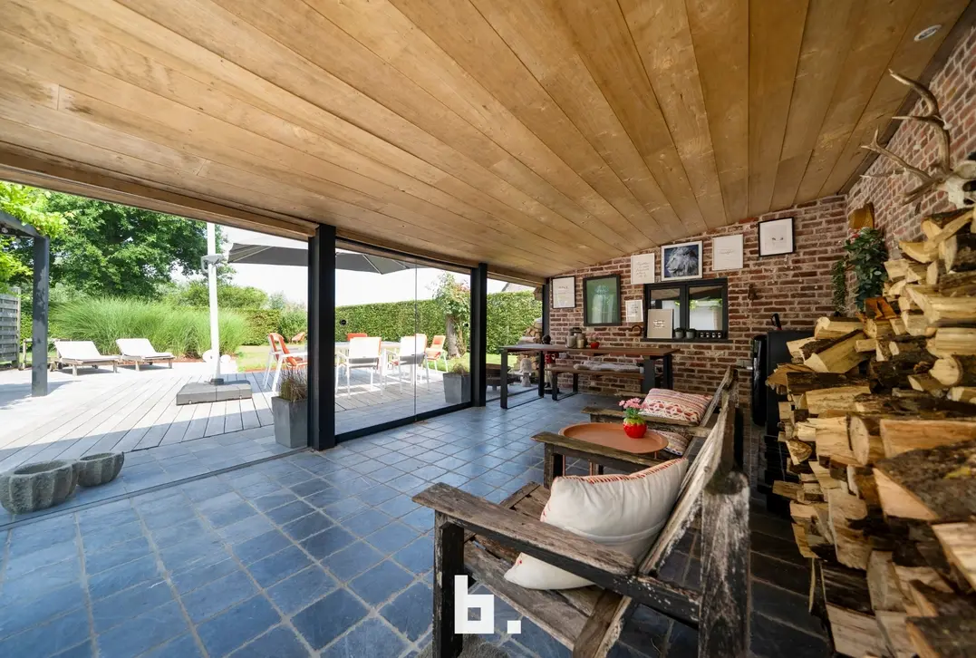 Knappe villa met praktijk in doodlopende straat - Torhout
