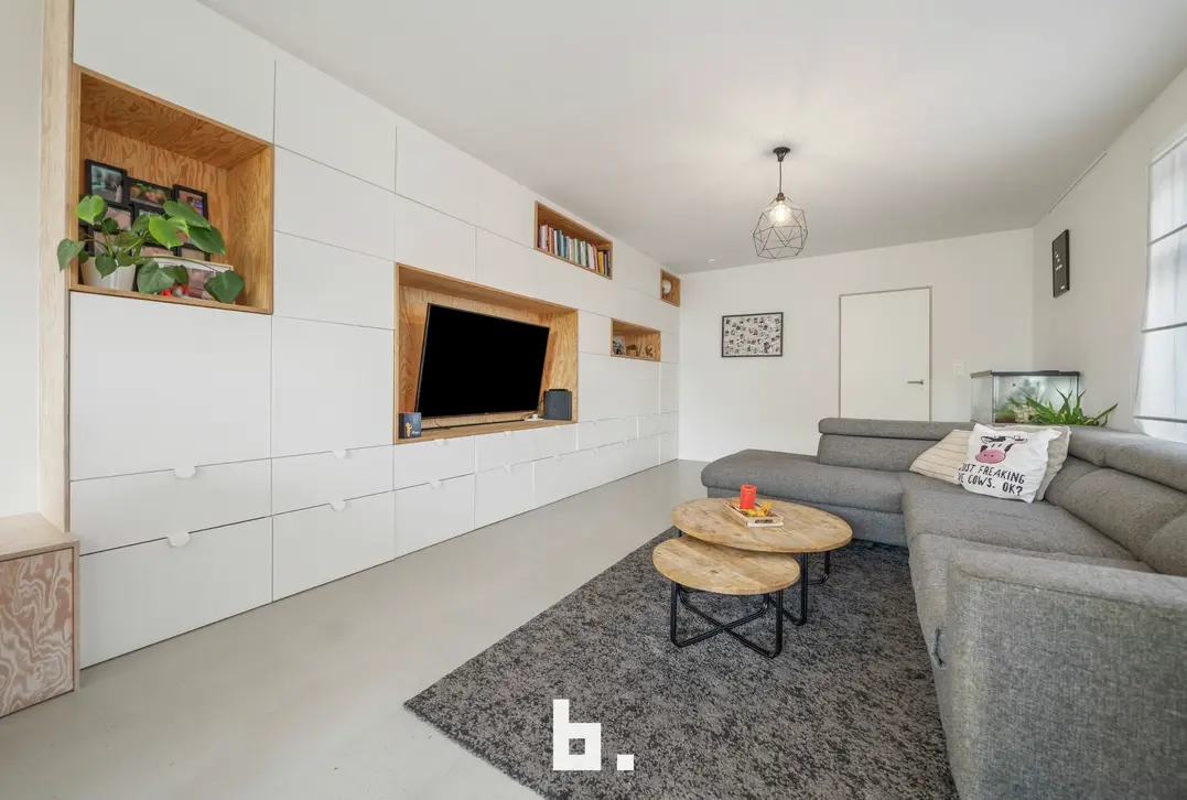 Charmante hoekwoning met 2 slaapkamers en tuin. - Sint-Andries