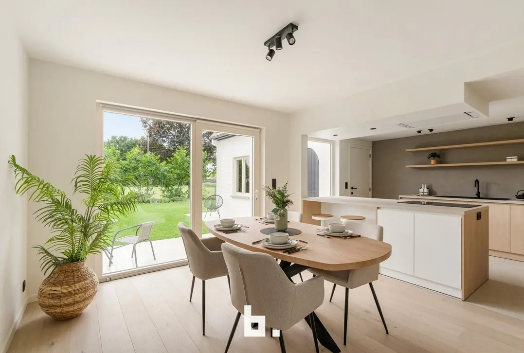 Instapklare, luxueus gerenoveerde villa met praktijkmogelijkheden op toplocatie in Rumbeke - Roeselare
