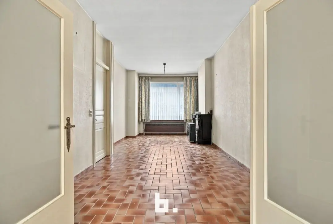 Ruime stadswoning met potentieel  ***TOPPER*** - Roeselare