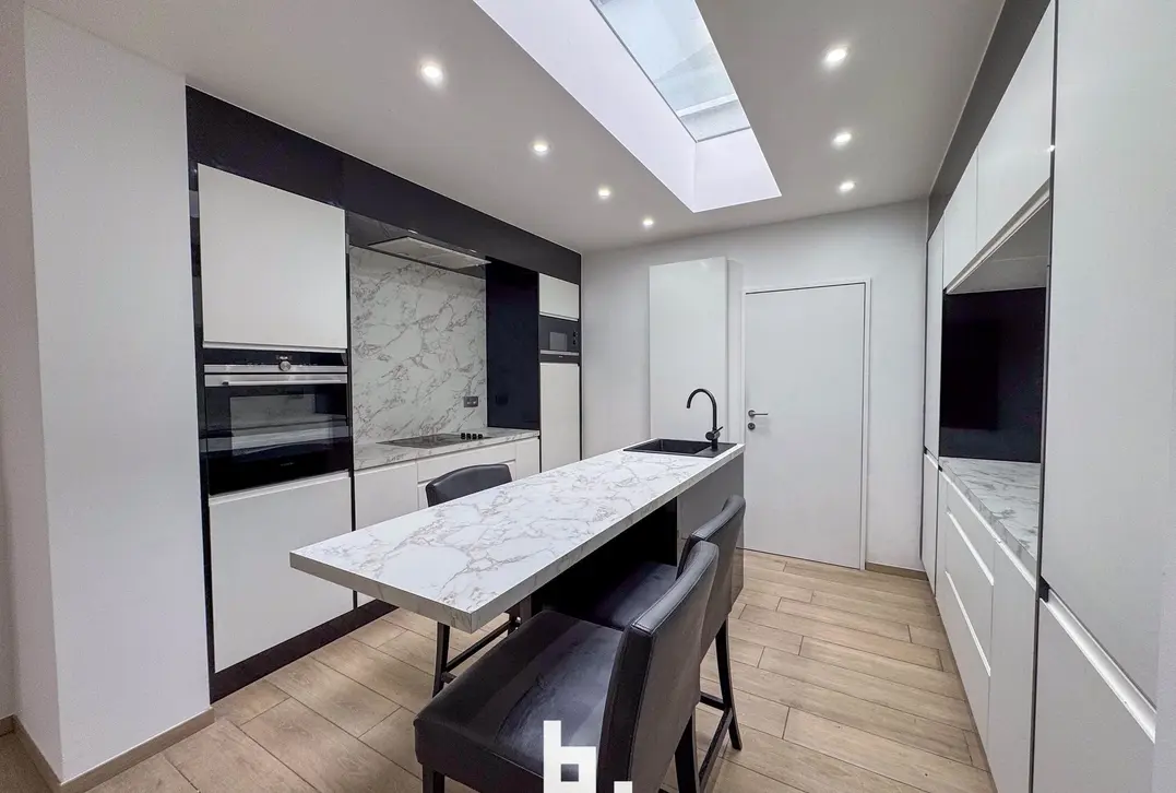 Gerenoveerde gezinswoning / kangoeroewoning met 5 kamers in Kuurne - Kuurne