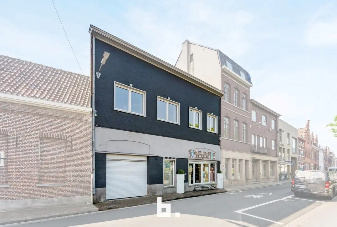 Instapklare, ruime woning met polyvalente ruimte en ruim terras in Izegem. - Izegem