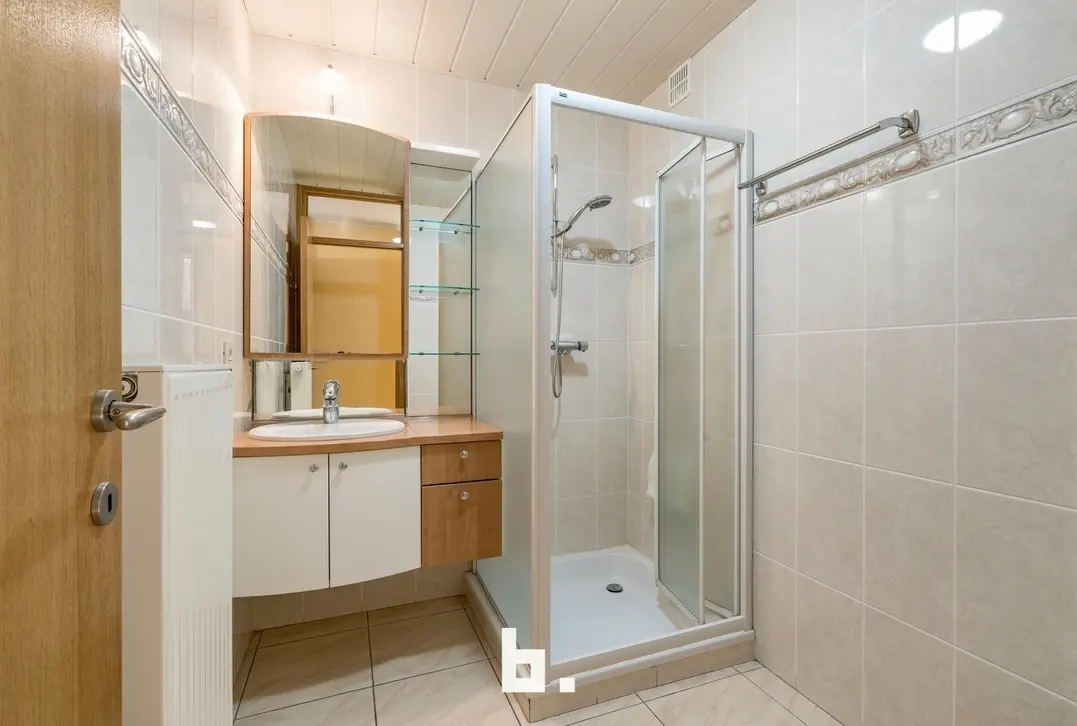 Enorm lichtrijk appartement op uiterst centrale locatie met garage - Hooglede