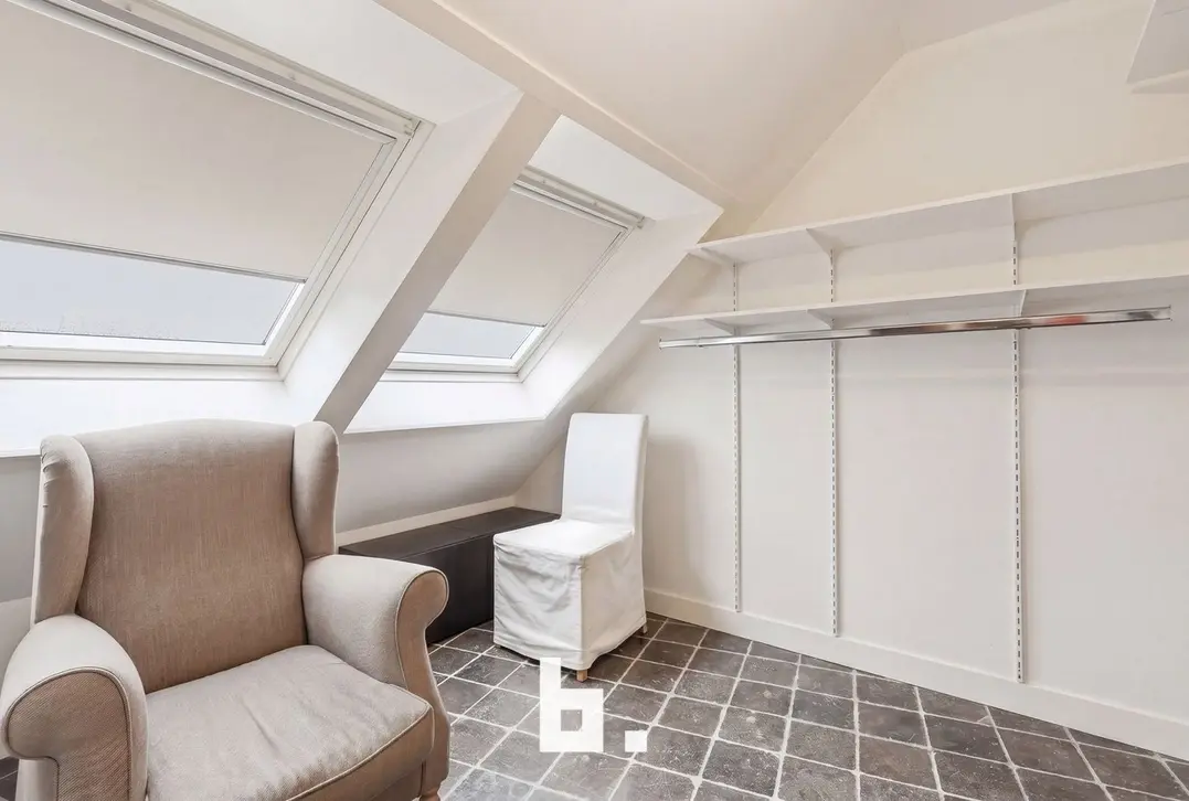 Commercieel handelspand met instapklare woonst op topligging in Roeselare - Roeselare