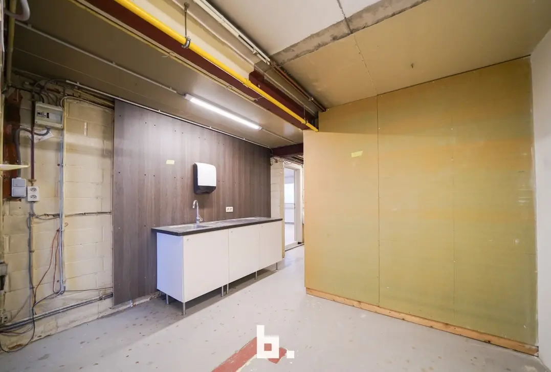 Handelspand te huur op toplocatie in Roeselare - Roeselare