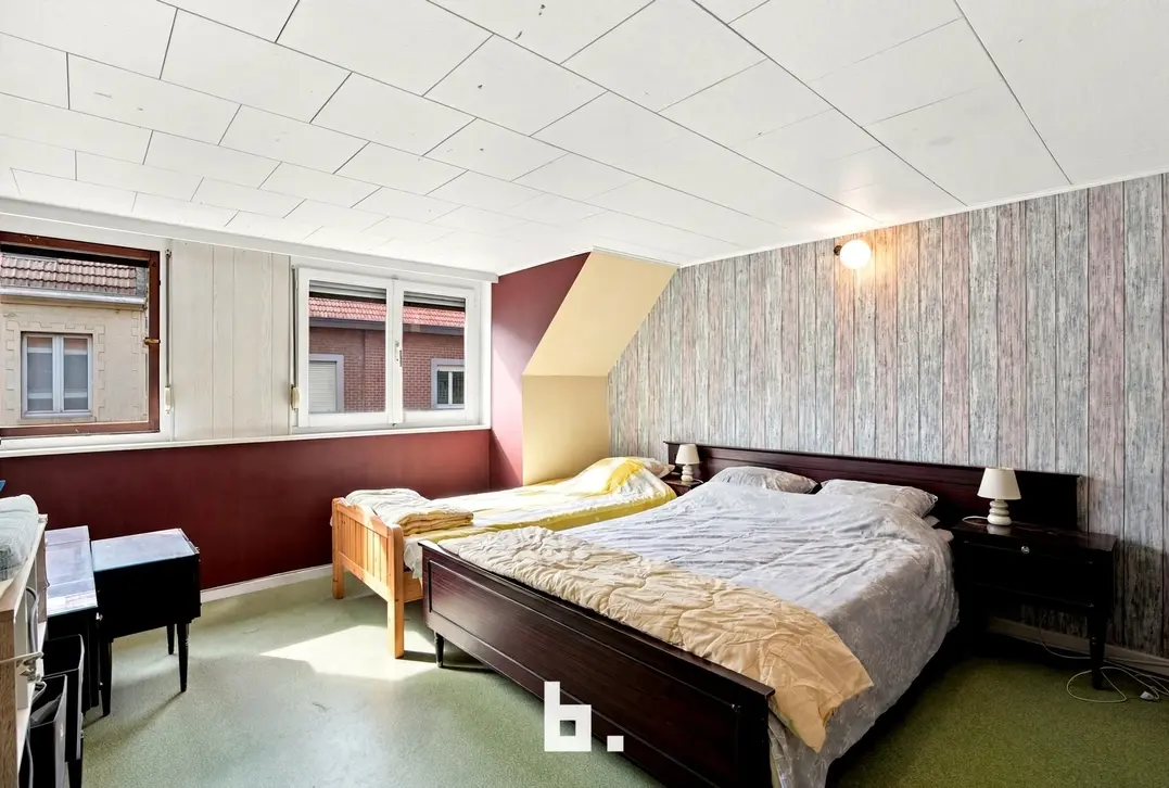 Ruime gezinswoning met 4 slaapkamers en zonnige tuin in hartje Zarren - Kortemark