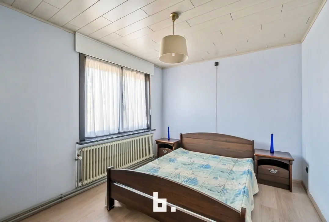 Ruime gezinswoning met zonnige tuin en garage. - Roeselare