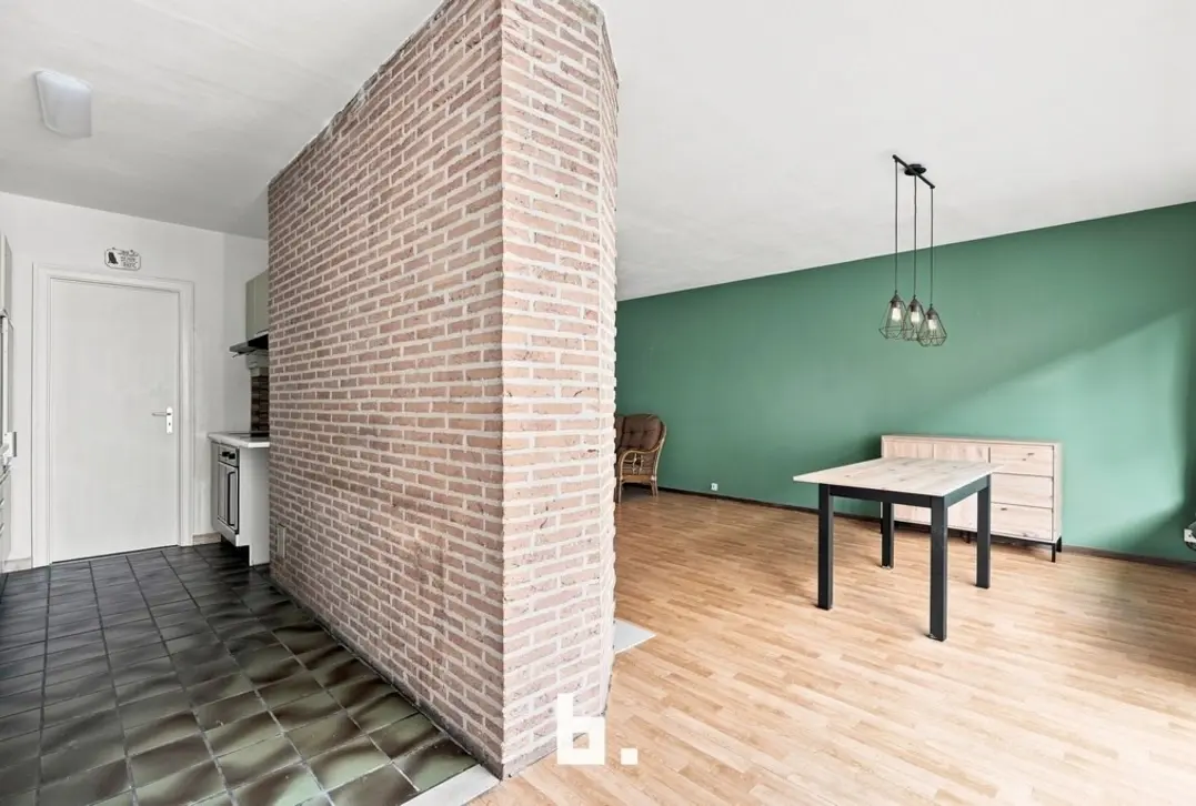 Instapklaar 2-slaapkamerappartement op topligging in Izegem - Izegem
