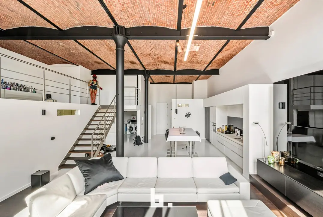 Exclusieve loft met industriële klasse nabij centrum Kortrijk - Spinnerijkaai 45  bus 119, 8500 Kortrijk - €545.000