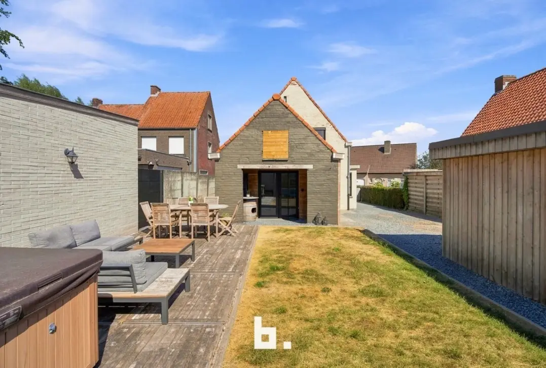 Instapklare vrijstaande woning op ruim perceel in Kanegem - Tielt