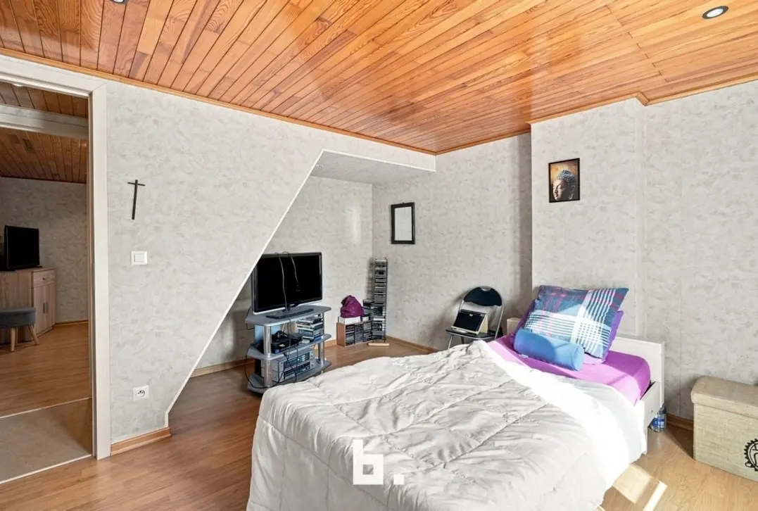 Instapklare woning met 5 slaapkamers in Roeselare!  - Roeselare