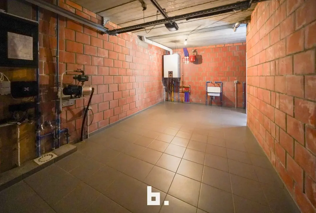 Woning met 3 slaapkamers, tuin en inpandige garage in Loppem - Loppem