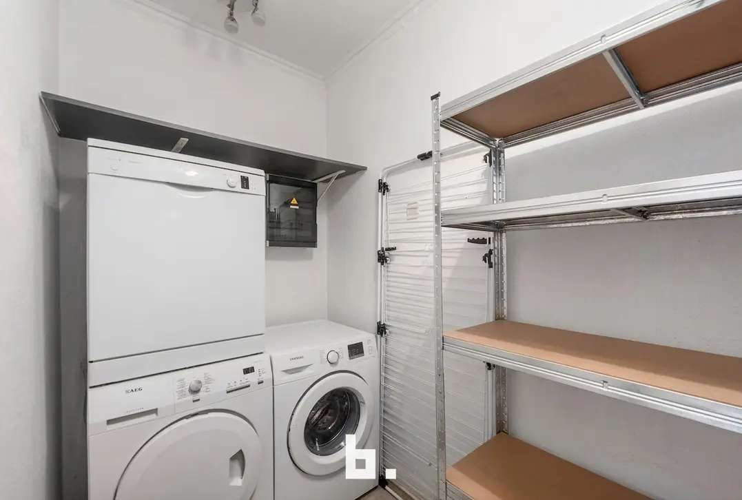 Instapklaar appartement in Kuurne met zonneterras en autostaanplaats - Kuurne