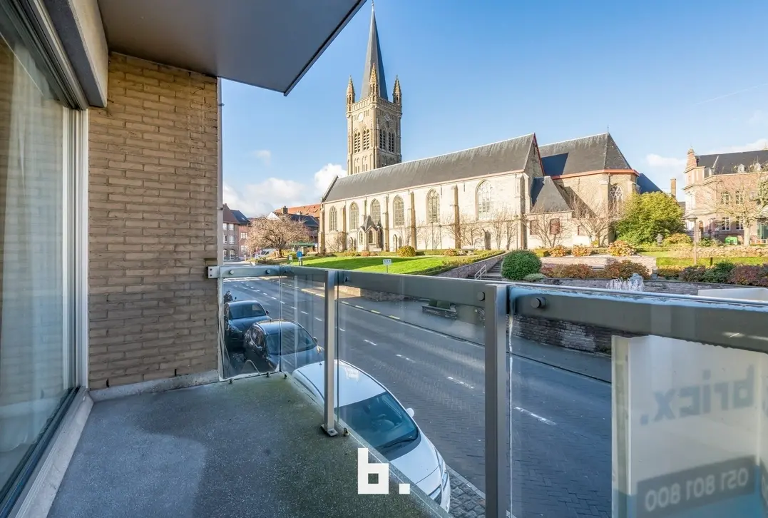 Enorm lichtrijk appartement op uiterst centrale locatie met garage - Hooglede