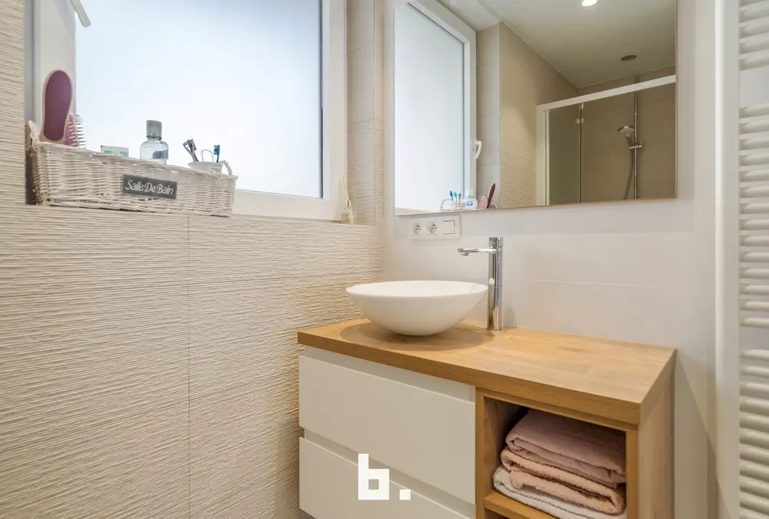 Gerenoveerd lichtrijk 1-slaapkamer appartement met terras - Brugge