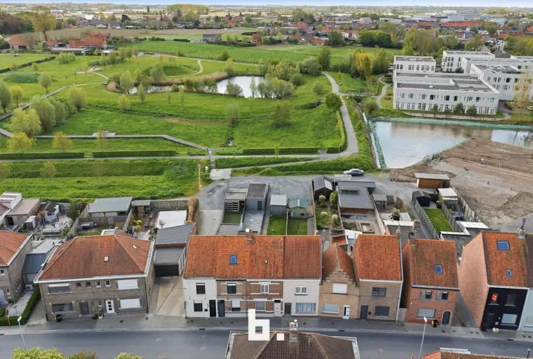 Karaktervolle woning met garage en uitweg op centrale ligging in Ardooie - Ardooie