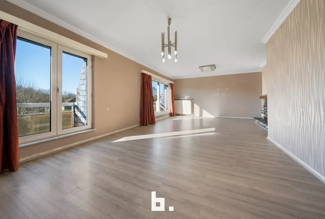 Verrassend ruim appartement op uitstekende ligging te Sint-Michiels - Sint-Michiels