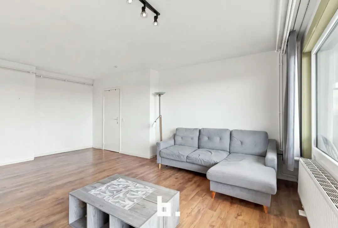 Lichtrijk appartement met ruim zuidterras - Roeselare