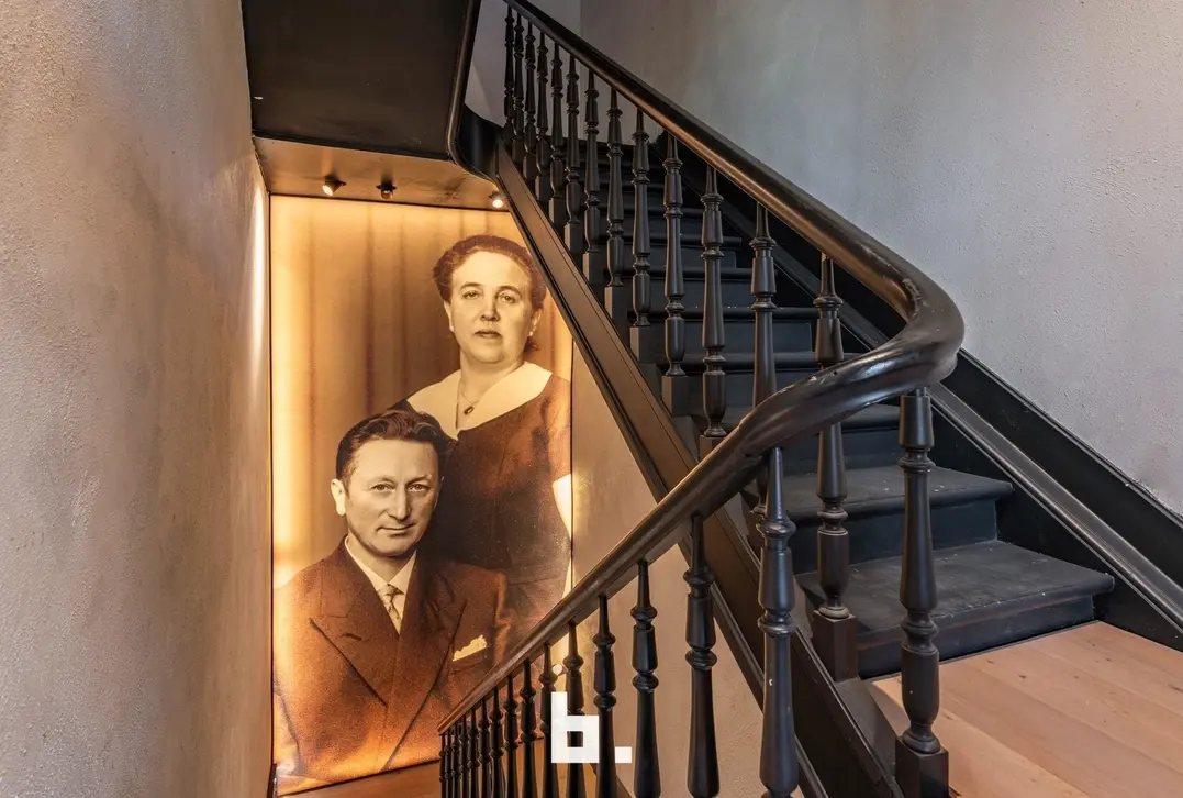 Exclusief neoclassicistisch herenhuis in hartje Roeselare - Roeselare