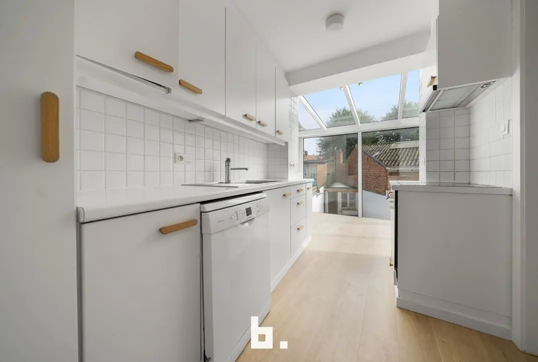 Instapklare woning met garage nabij de Coupure. - Brugge