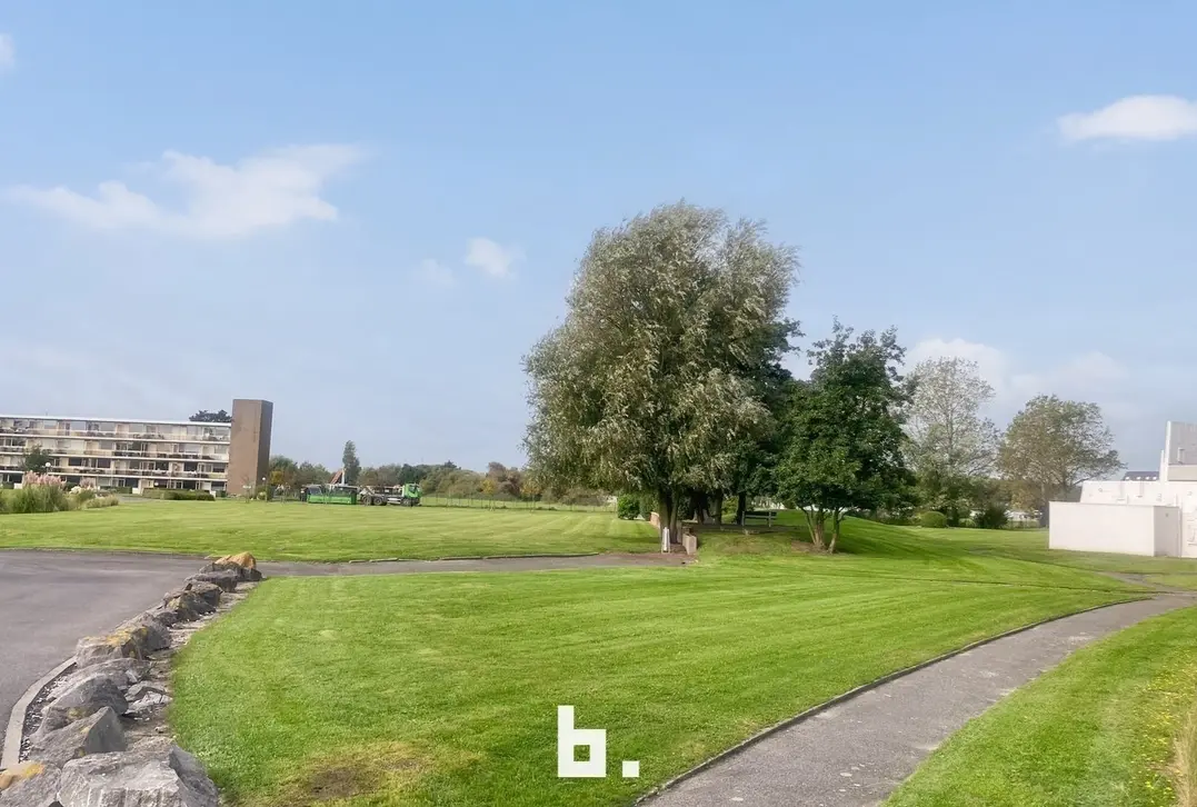 Volledig gerenoveerd 2 slaapkamer appartement met ruime terrassen - De Haan